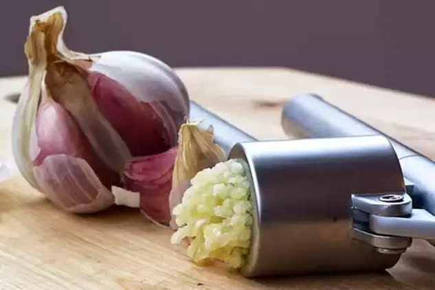 Knoblauch zur Zubereitung von potenzsteigernden Aufgüssen